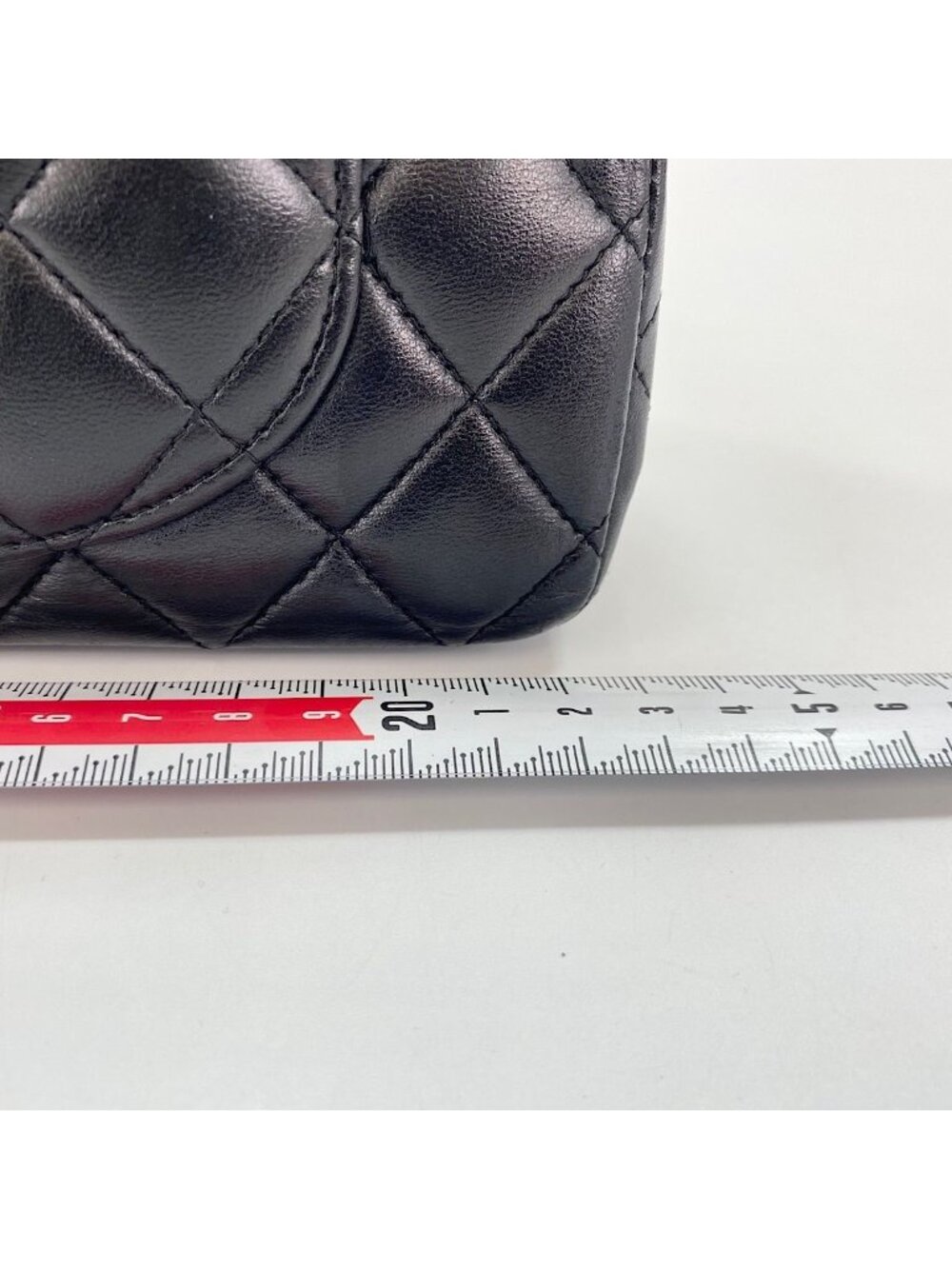 Chanel Shoulder Bag Quilted 23 - Picture 4 of 10